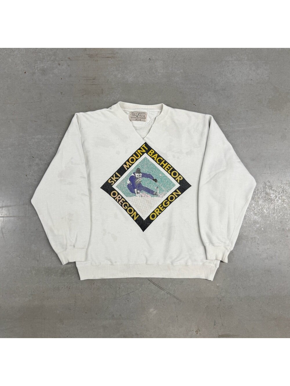 Vintage 90s Oregon Ski Mount Bachelor Thrashed Sweatshirt Large White
